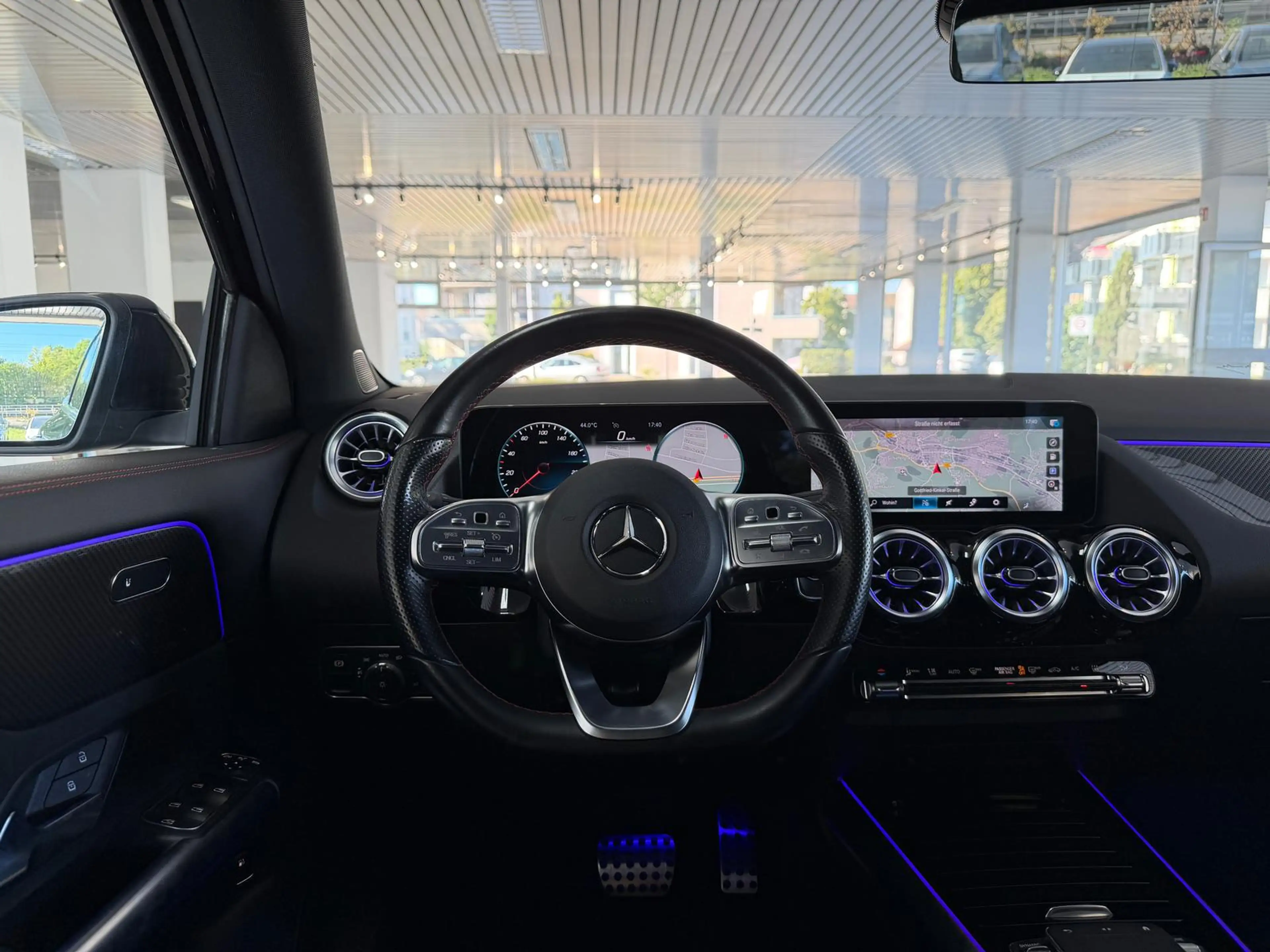 Mercedes-Benz GLA 250 e 3x AMG SPORT*MBUX*WIDE*KEY*STNDH*360°K — photo 9