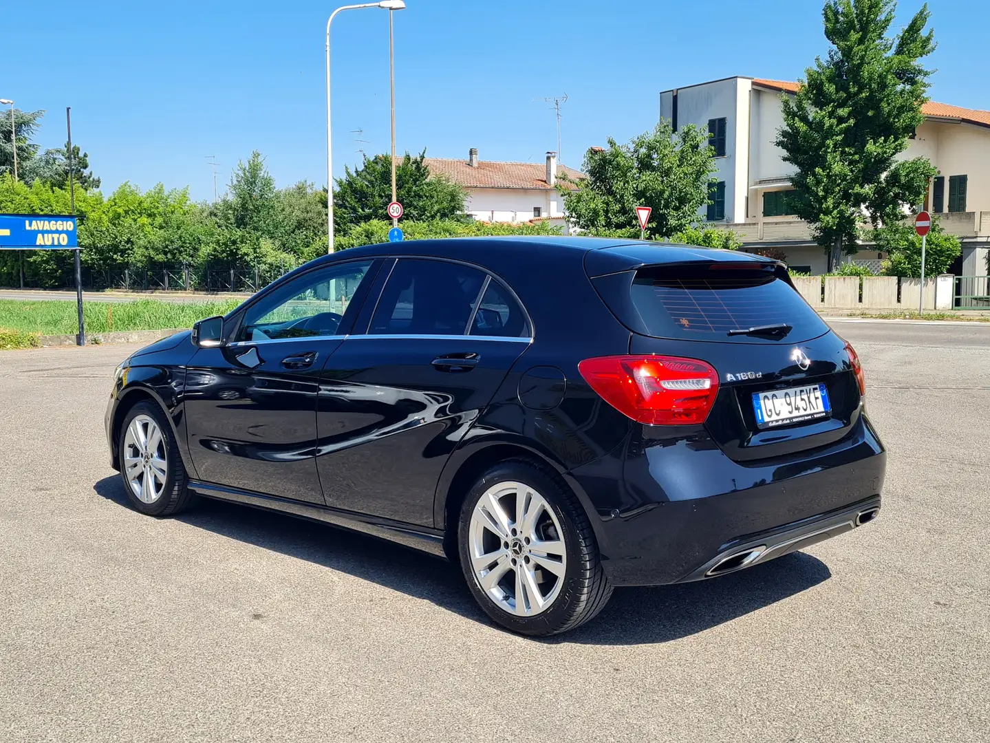 Mercedes-Benz A 180 d Sport Next Noir - 2