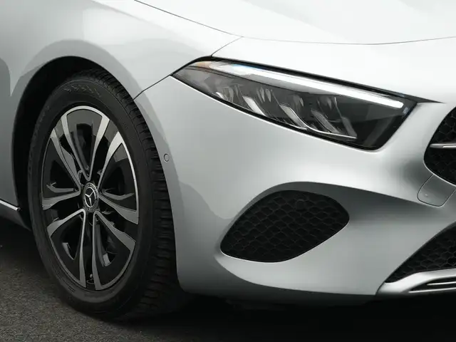 Mercedes-Benz A-Class view 9