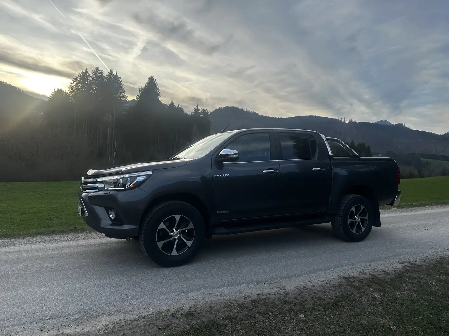 Toyota Hilux DK Lounge 4x4 2,4 D-4D Aut. - 2