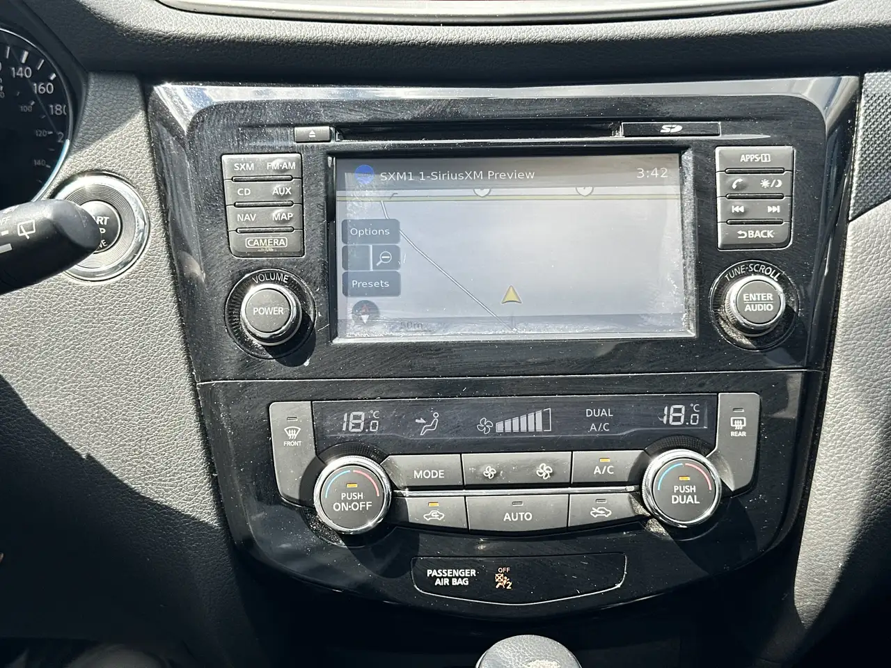 Nissan Rogue fotografie Nissan Rogue