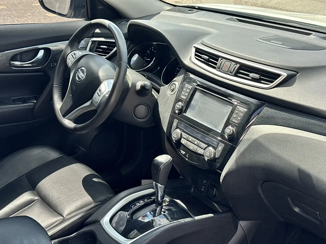 Nissan Rogue fotografie Nissan Rogue