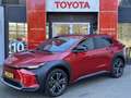 Toyota bZ4X PREMIUM 71KWH 3-FASE LEDER EL-ACHTERKLEP BLISS MEM Rot - thumbnail 1