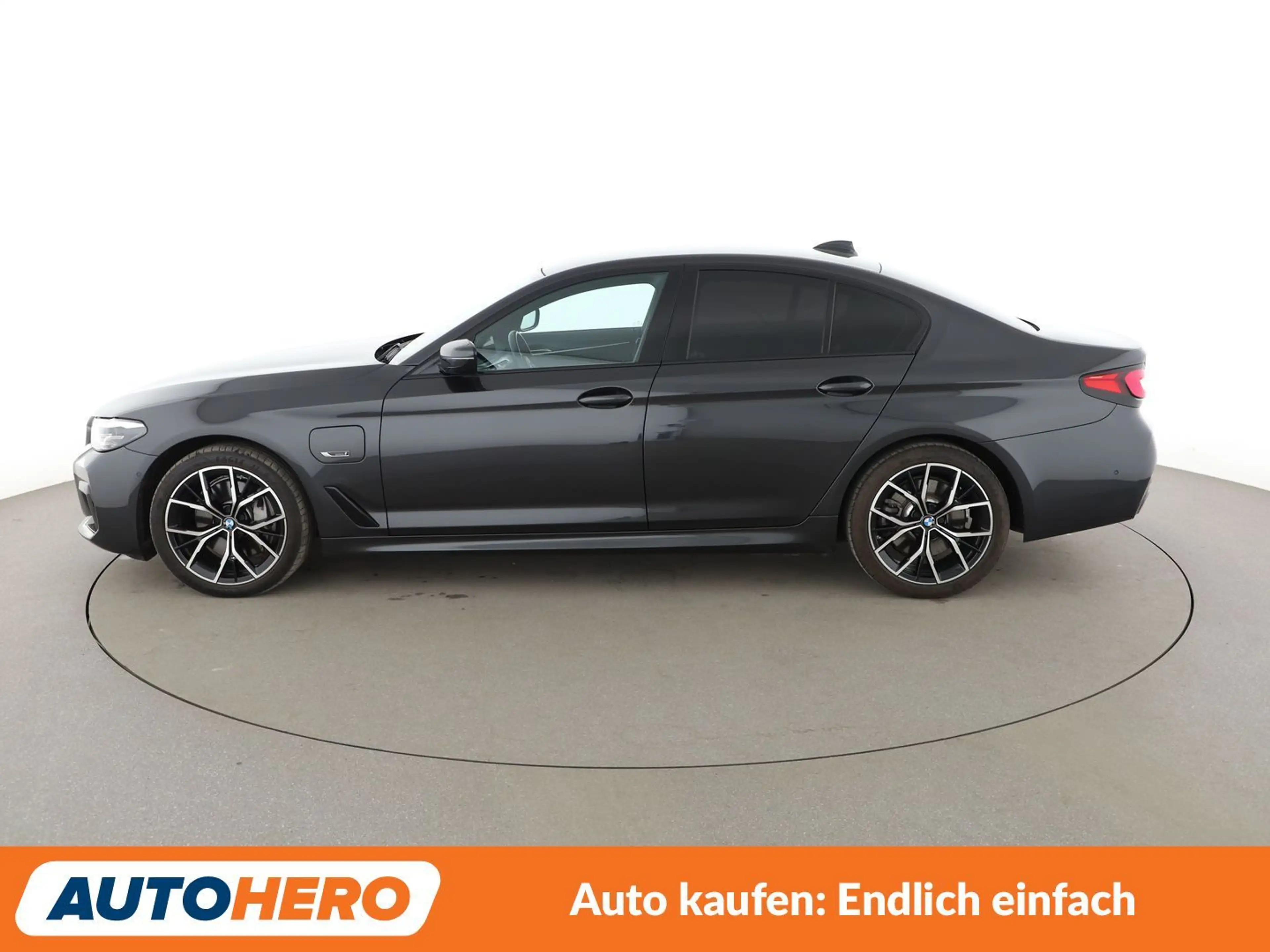 BMW 545 545e xDrive M Sport Aut.*NAVI*LED*ACC*CAM*SHZ*AHK* — photo 3