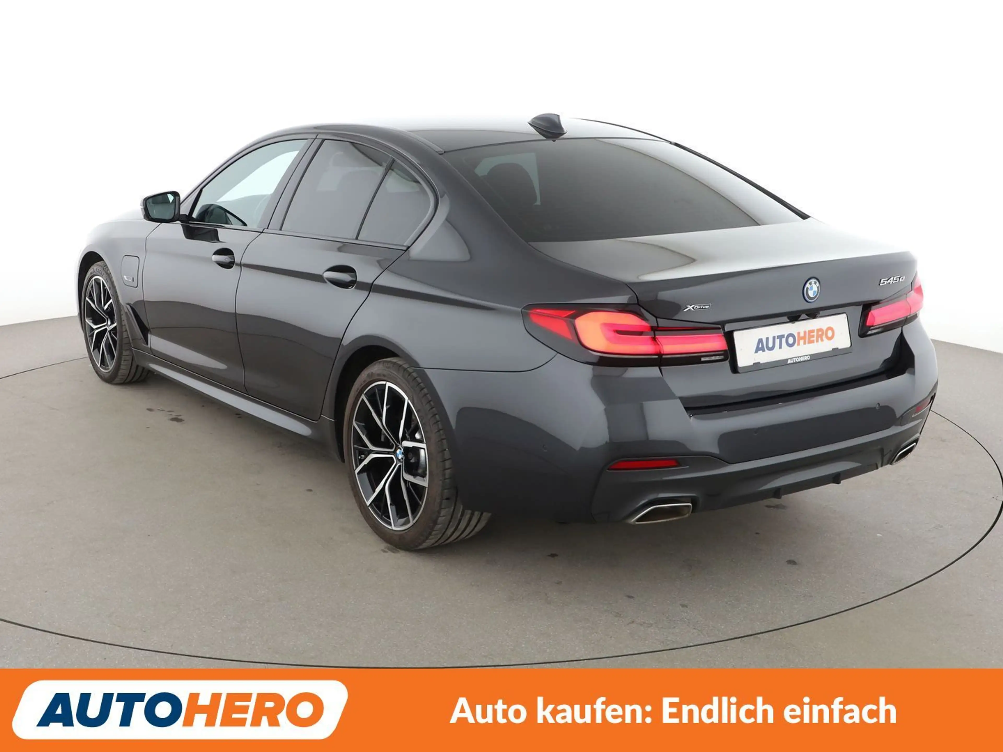 BMW 545 545e xDrive M Sport Aut.*NAVI*LED*ACC*CAM*SHZ*AHK* — photo 4