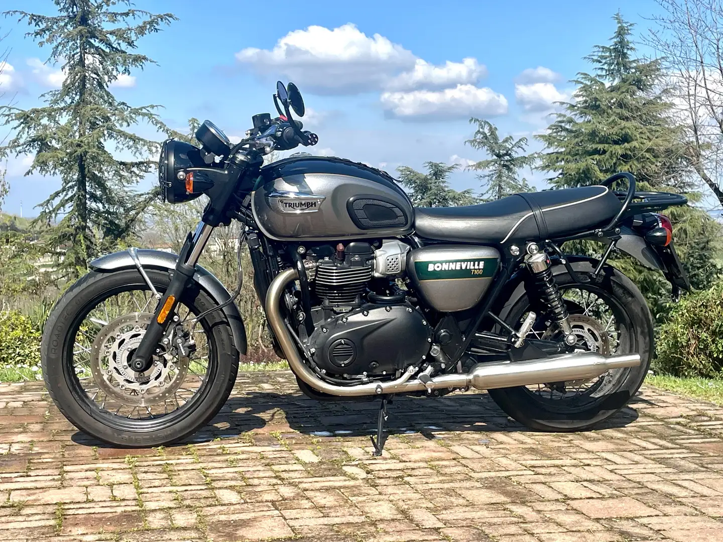 Triumph Bonneville T100 Gold line edition Verde - 1