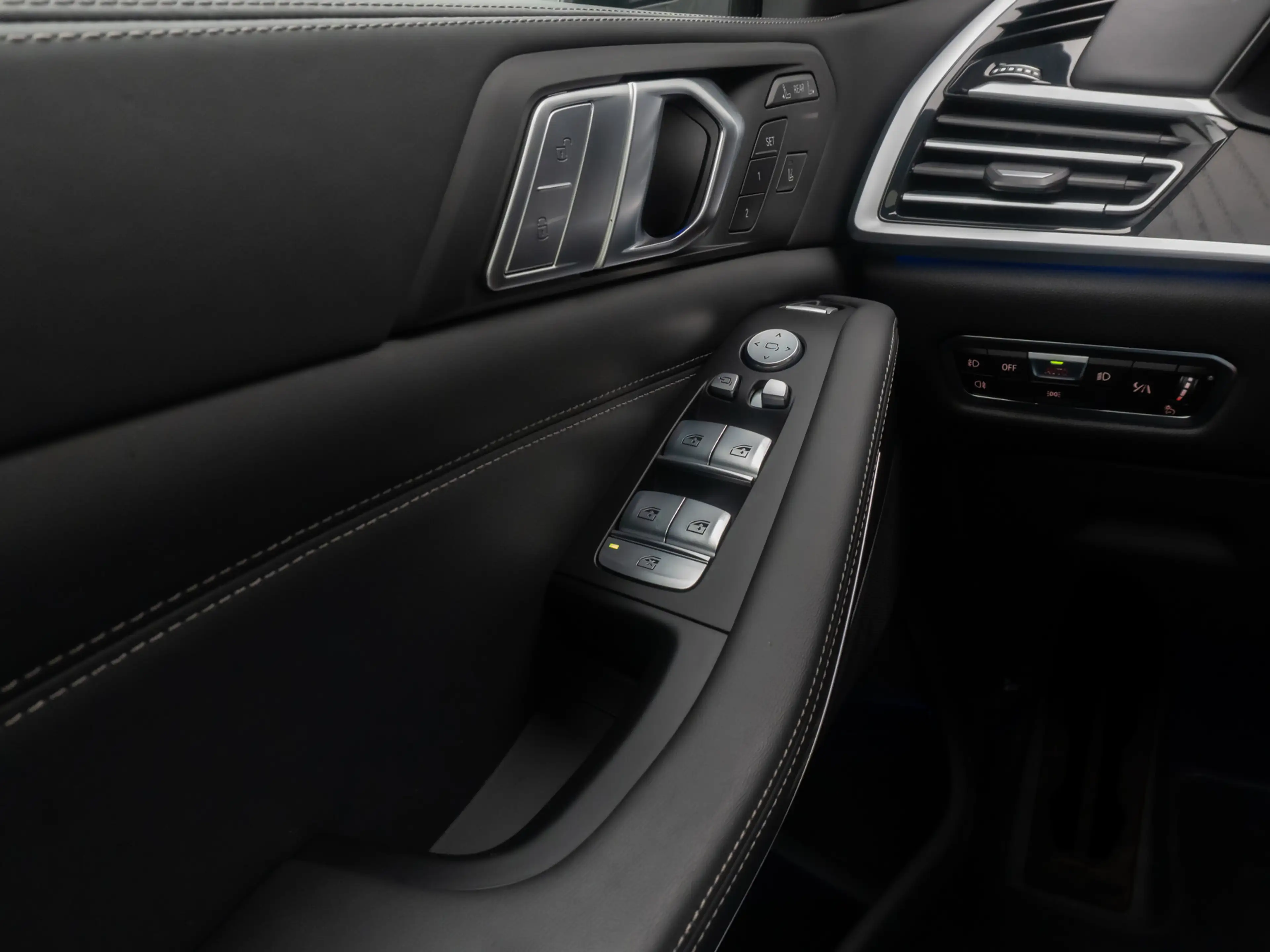 BMW X7 MSport NightVis 360°Laser SkyLounge 22 — photo 35