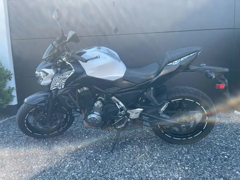 Kawasaki Z650 - foto 8
