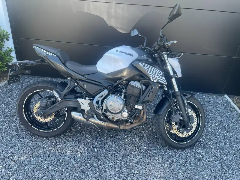Kawasaki Z650 - foto 2
