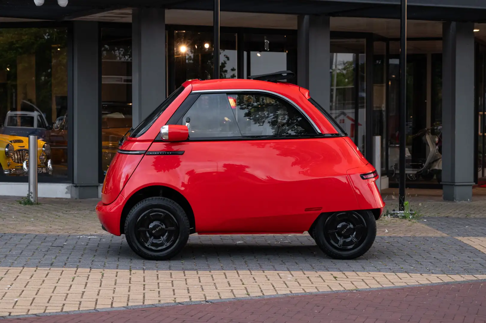 Micro Microlino L7 - 90km/u - 177km range Rouge - 2