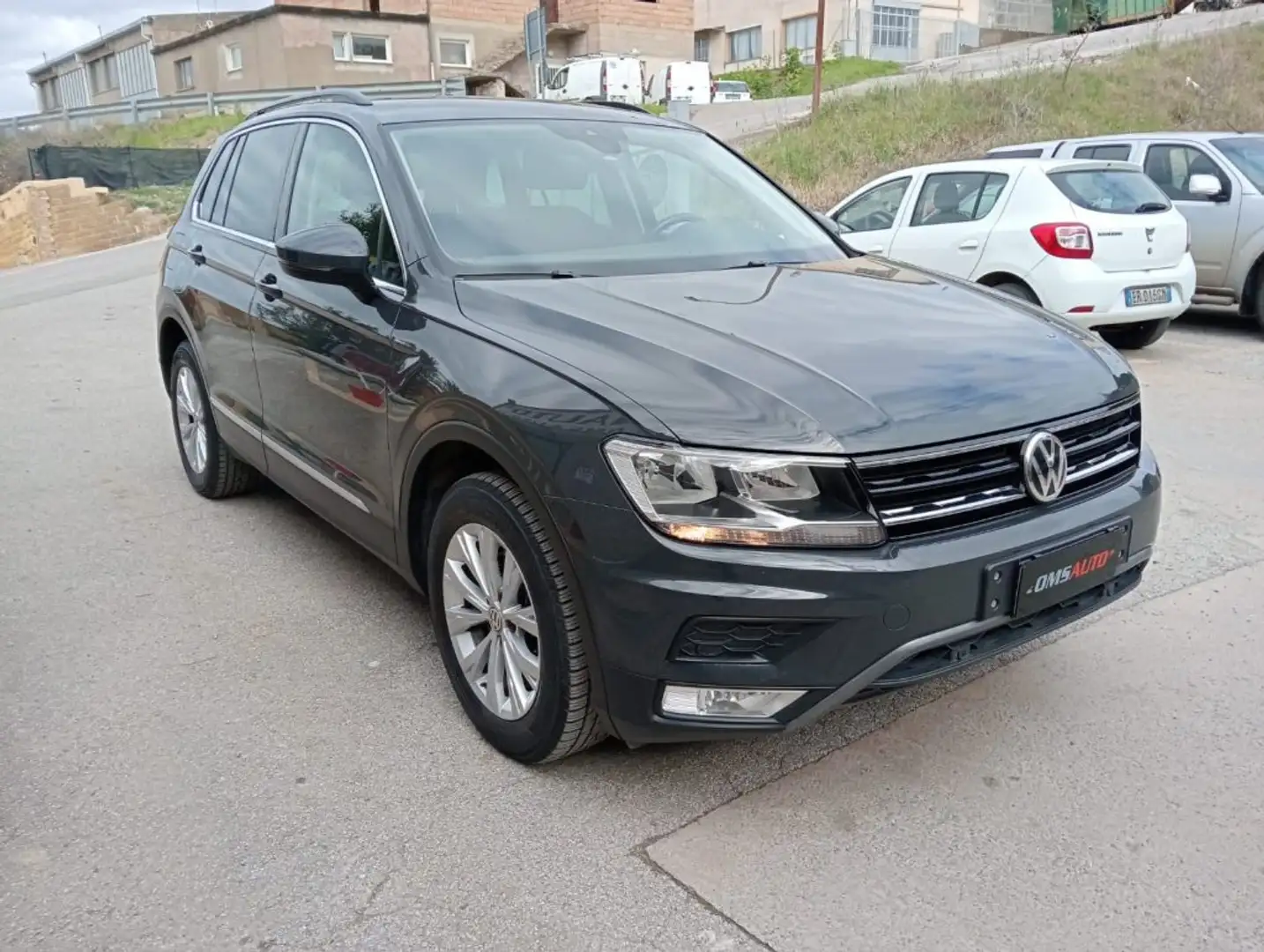 Volkswagen Tiguan 2.0 TDI SCR 4MOTION Style BlueMotion Technology Grau - 1