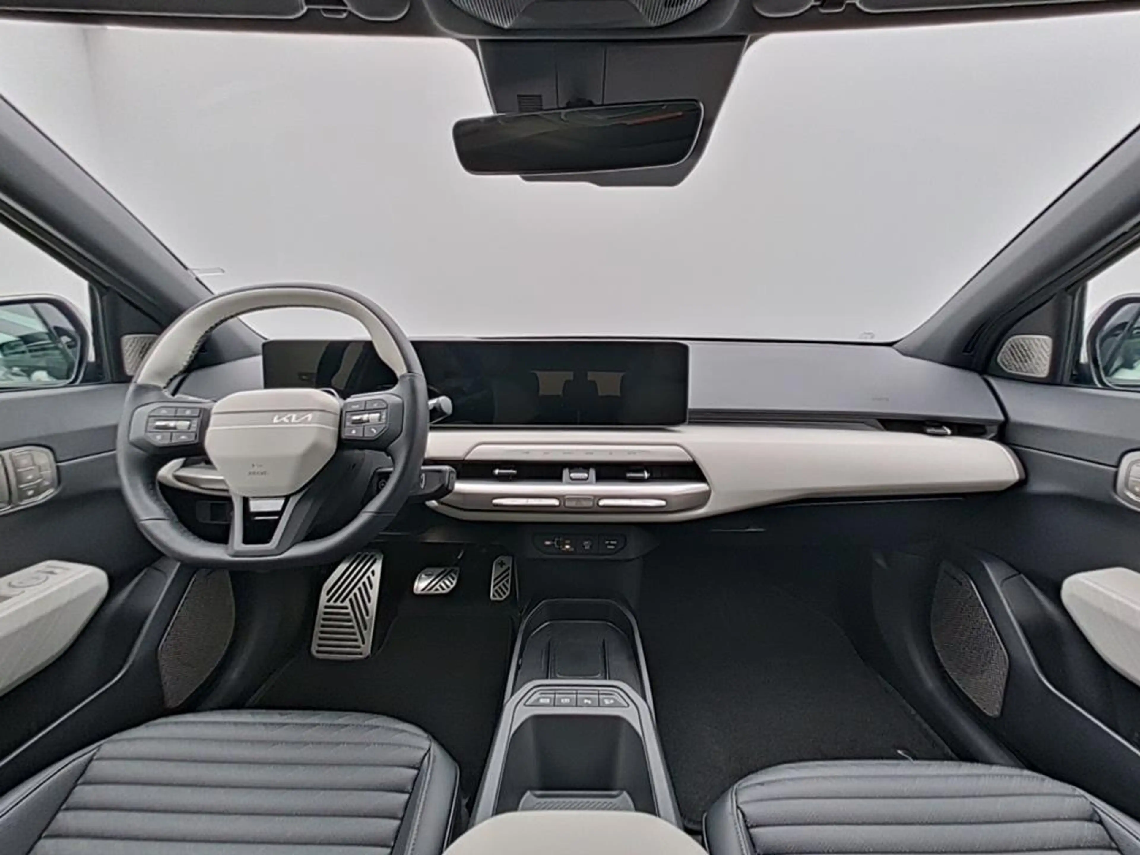 Kia EV4 81 GT-Line+DWP+COM+CON+PANO — photo 11