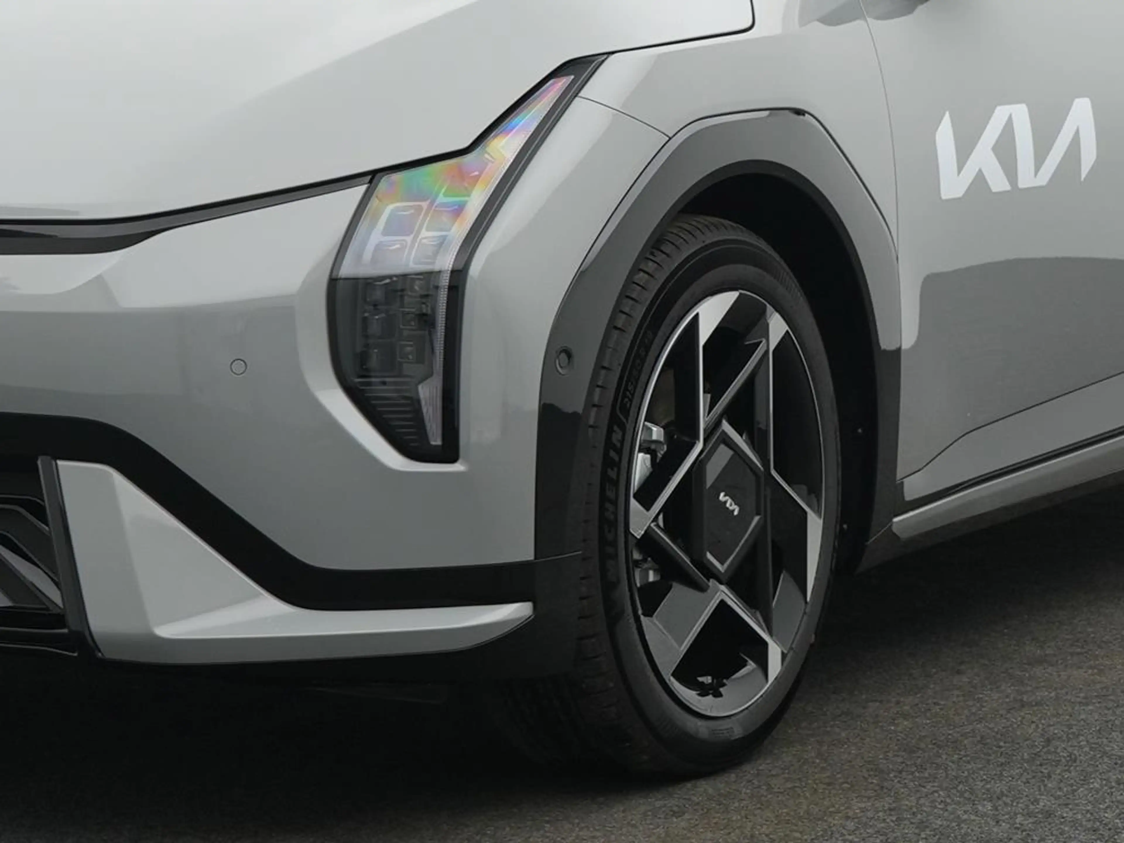 Kia EV4 81 GT-Line+DWP+COM+CON+PANO — photo 10