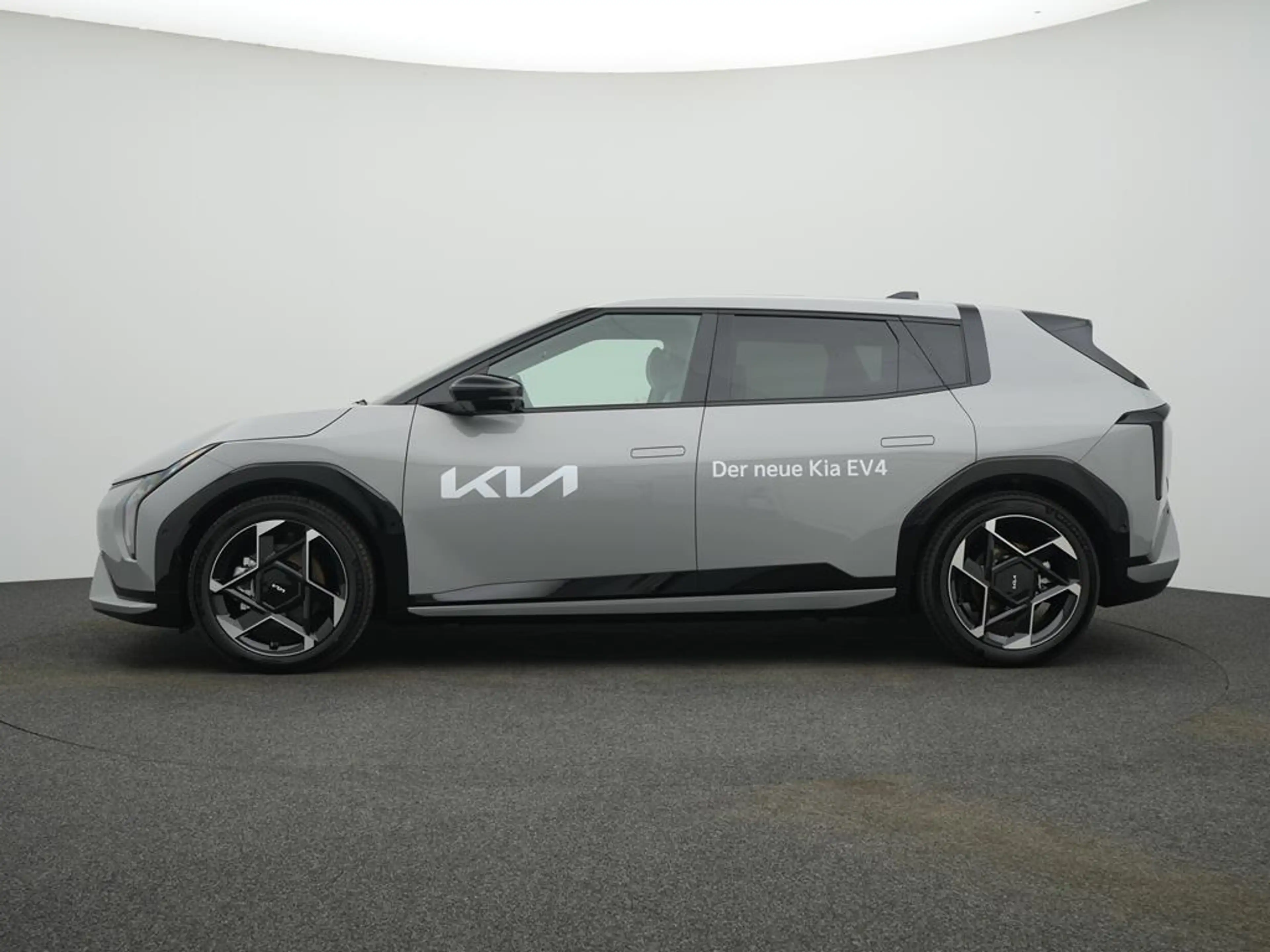 Kia EV4 81 GT-Line+DWP+COM+CON+PANO — photo 5