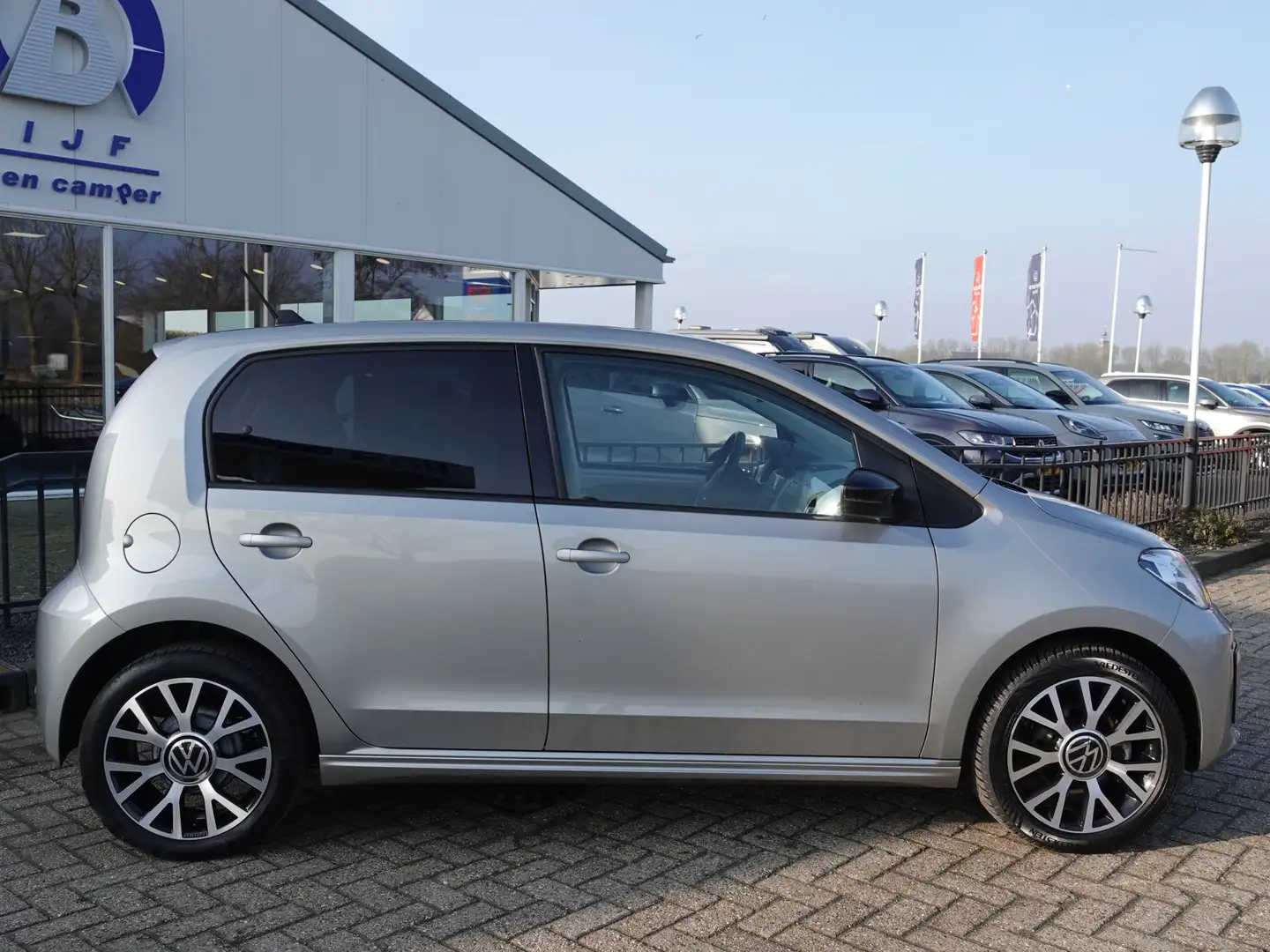 Volkswagen e-up! e-up! Style LMV | CRUISE | ECC | CAMERA + PDC | VE Gris - 2
