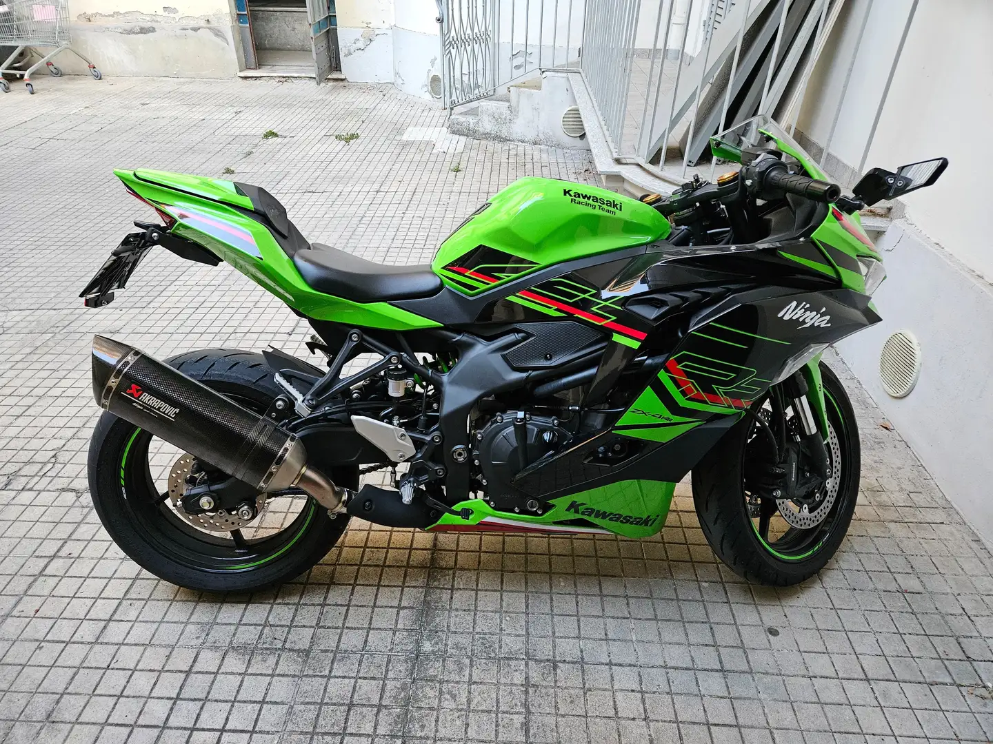 Kawasaki Ninja ZX-4RR Verde - 1