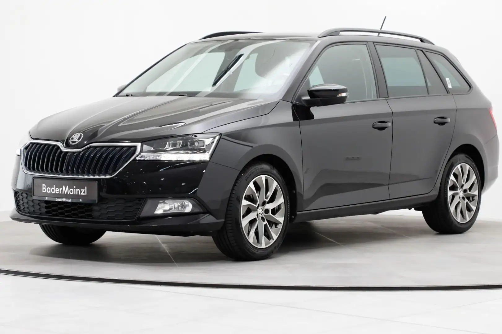 Skoda Fabia Combi 1.0 TSI Ambition Smart Link PDC SHZ Schwarz - 2