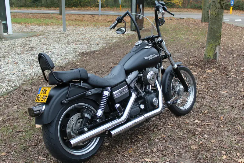 Harley-Davidson Dyna Street Bob - foto 6