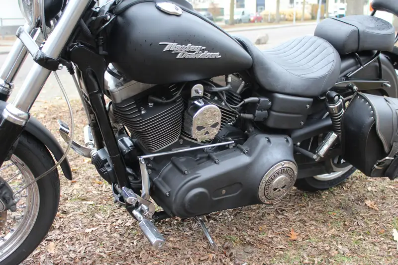 Harley-Davidson Dyna Street Bob - foto 3