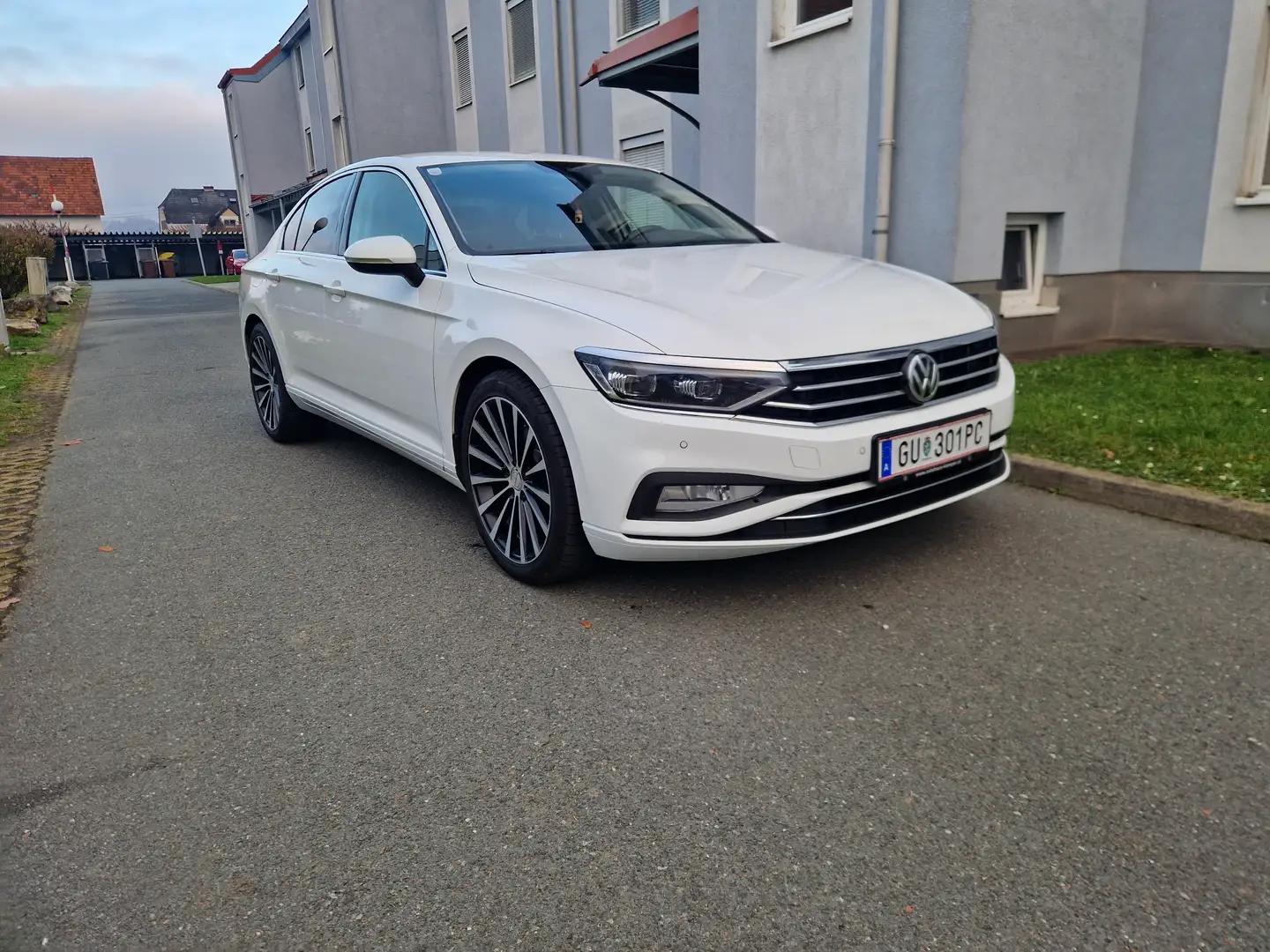 Volkswagen Passat Passat Elegance 2,0 SCR TDI DSG Elegance - 1