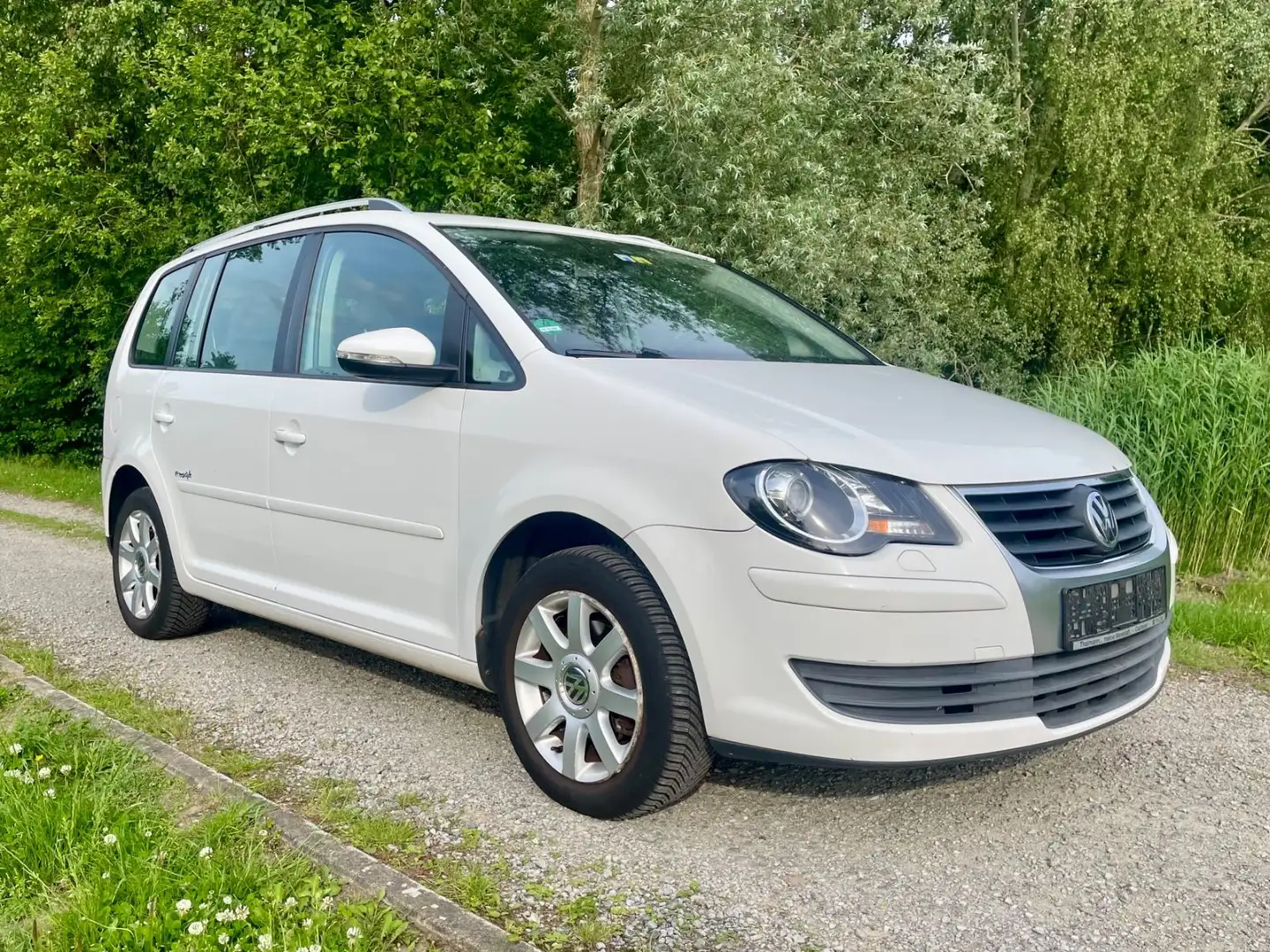 Volkswagen Touran Freestyle 1.4l Automatik 7Sitzer Tüv=9/26 Weiß - 1
