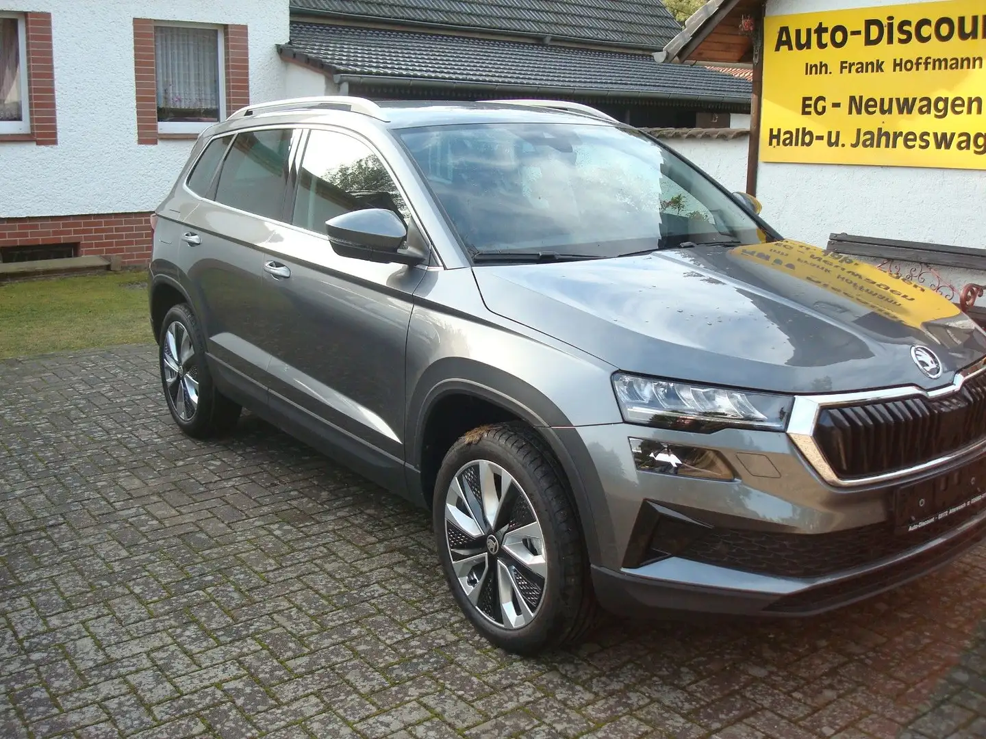 Skoda Karoq 1.5 TSI Selection Grau - 2