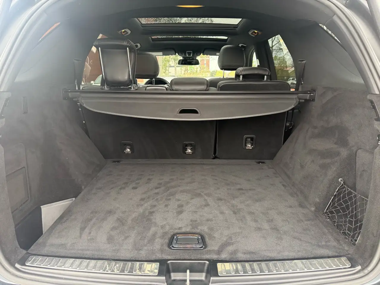 Mercedes-Benz M-Class снимка Mercedes-Benz M-Class