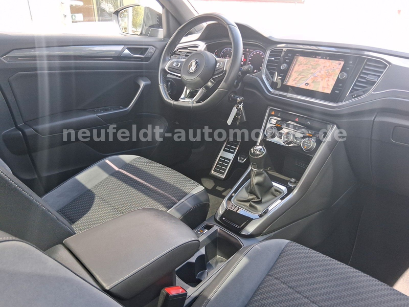 Volkswagen T-Roc Sport R Line — photo 13