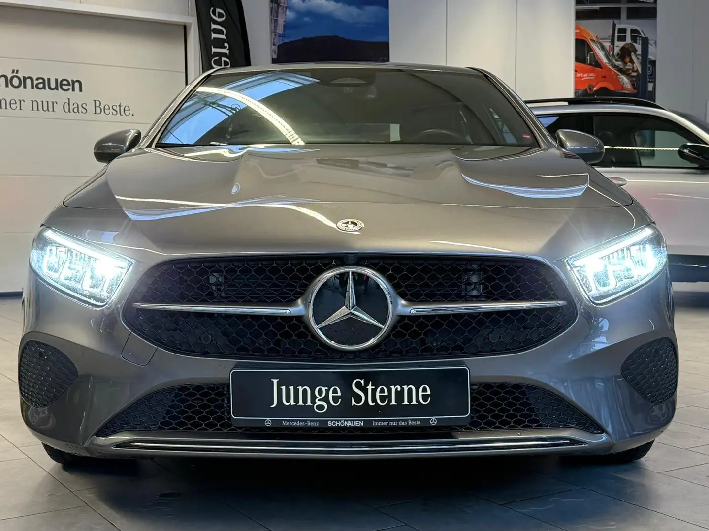 Mercedes-Benz A 180 Kompaktlimousine PROGRESSIVE ADV.+VOLLDIGI Grau - 2