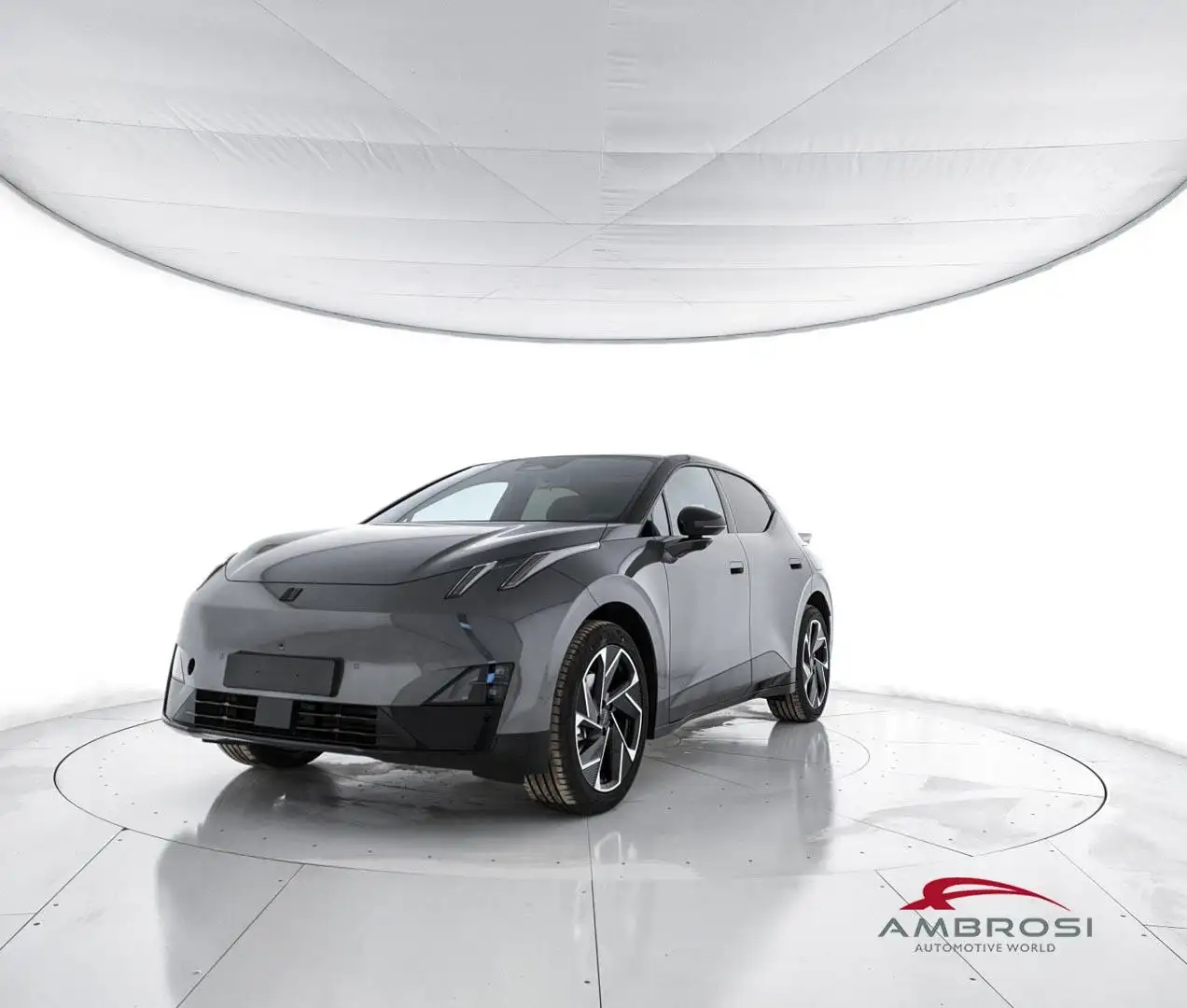 Lynk & Co 02 CORE Grigio - 1