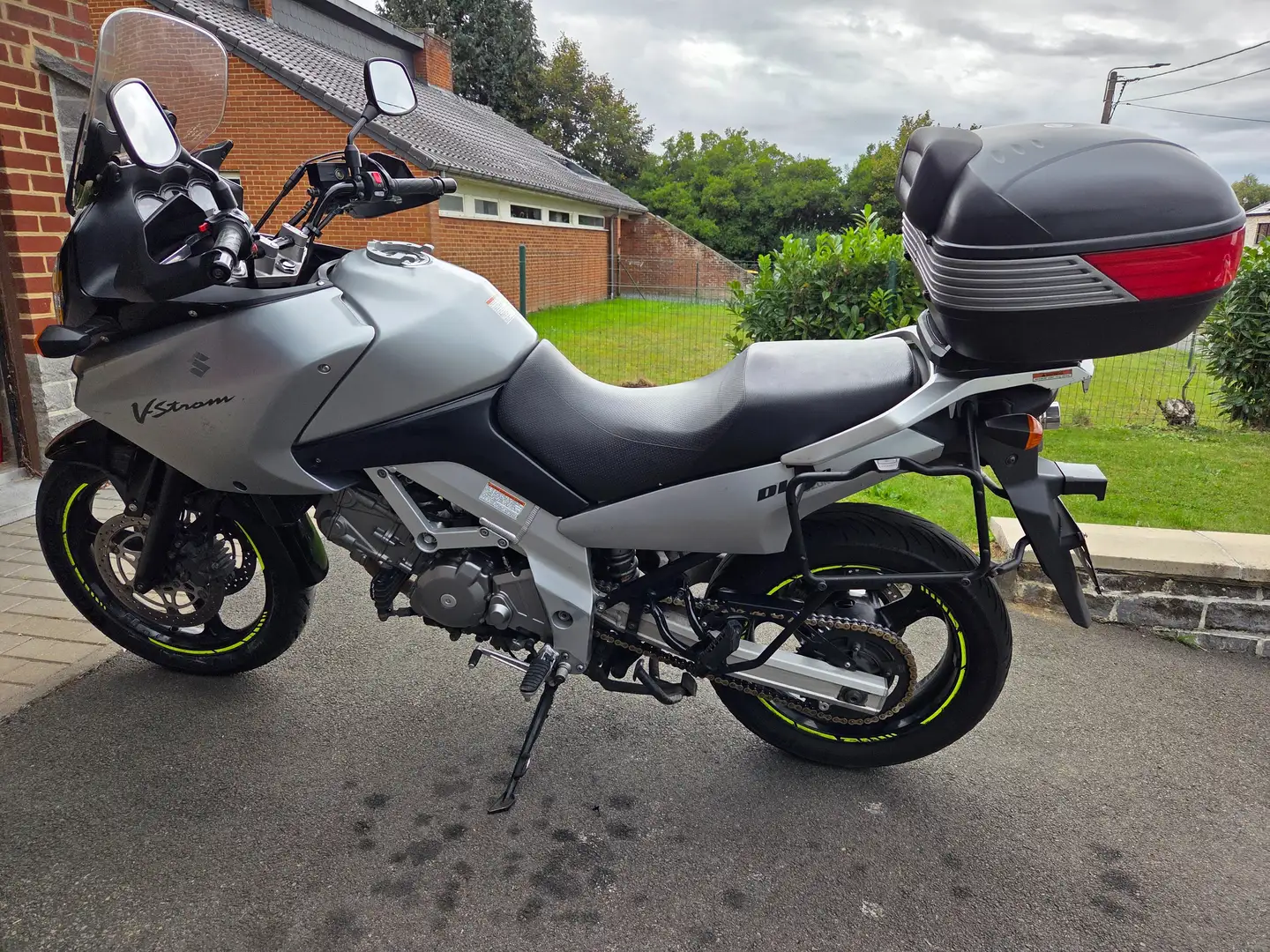 Suzuki V-Strom 650 Zilver - 1