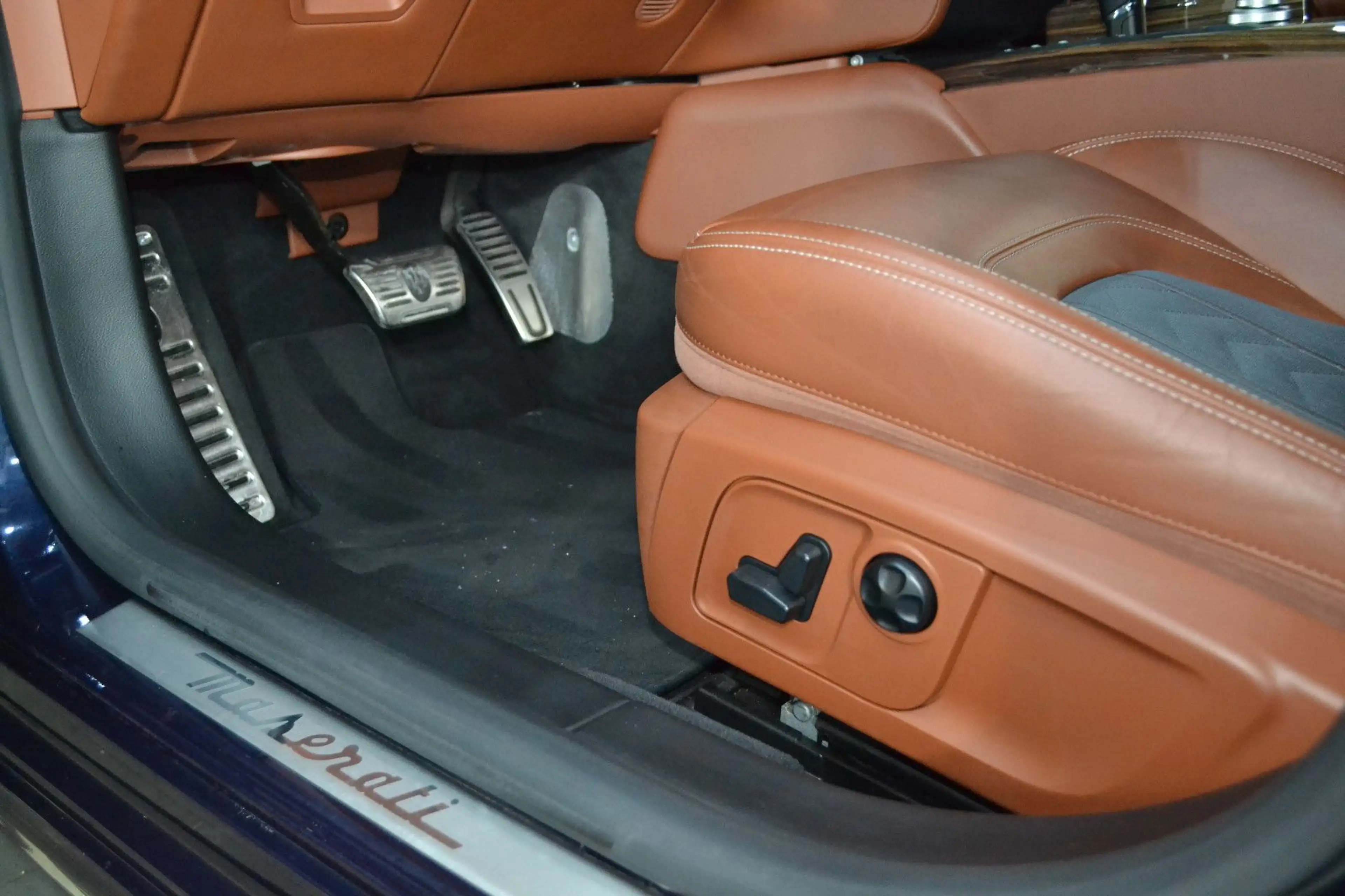 Maserati Quattroporte Gran Lusso SQ4*2Hand*Matrix*Deutsch — photo 8