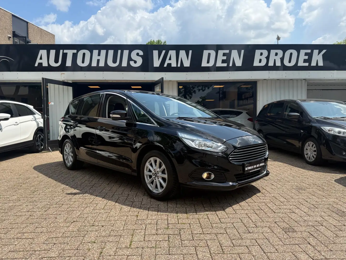 Ford S-Max 1.5 Titanium 7P|Navi|Cruise|Climate|Led|Pdc|DAB|St Zwart - 1