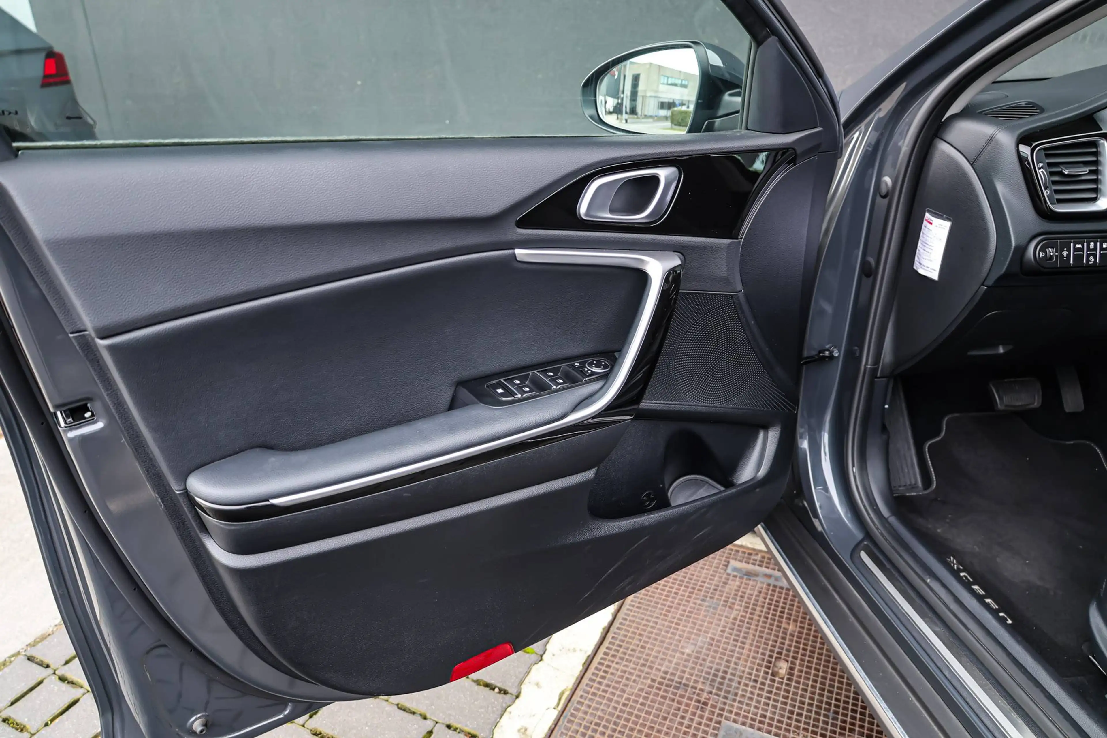 Kia XCeed XCeed PHEV 1.6 GDi Business Line DCT — photo 13