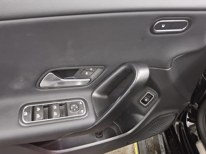 Mercedes-Benz CLA 250 e T-Leder Navi LED RFK MBUX — photo 11