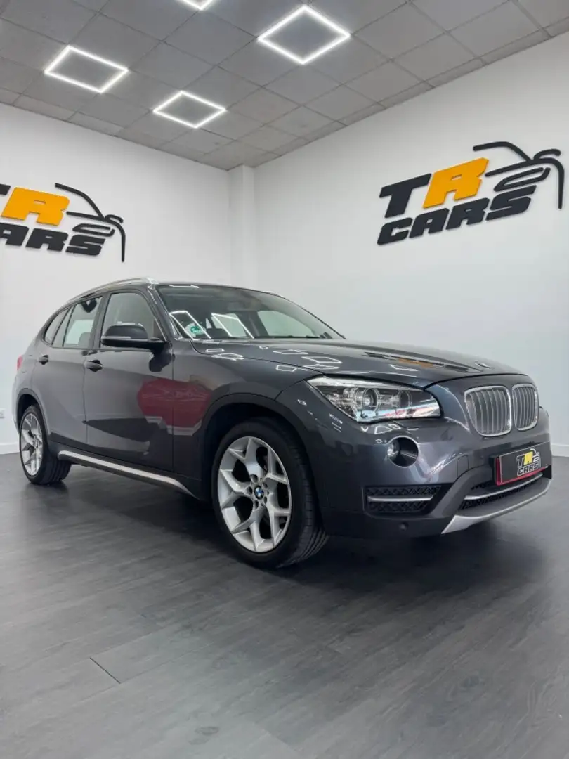 BMW X1 sDrive 18d Gris - 1
