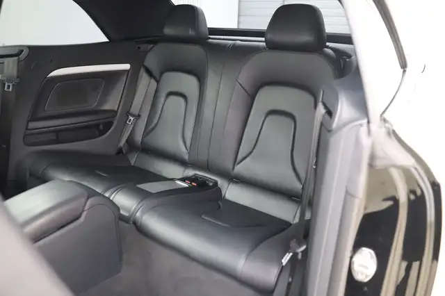 Audi A5 Cabriolet view 14