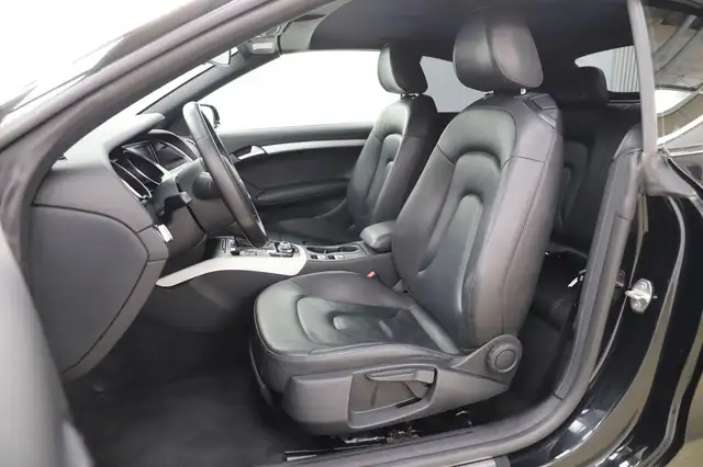 Audi A5 Cabriolet view 12