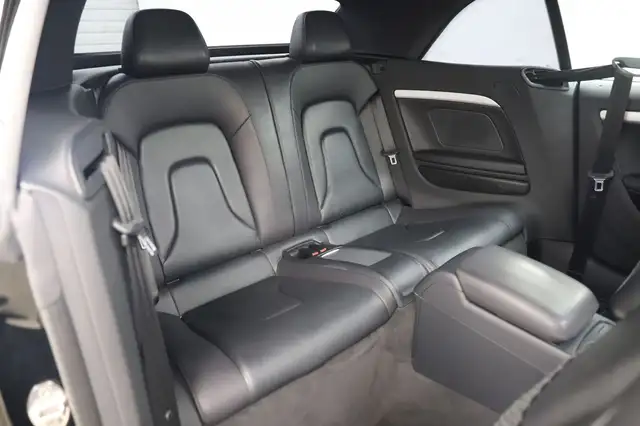 Audi A5 Cabriolet view 15