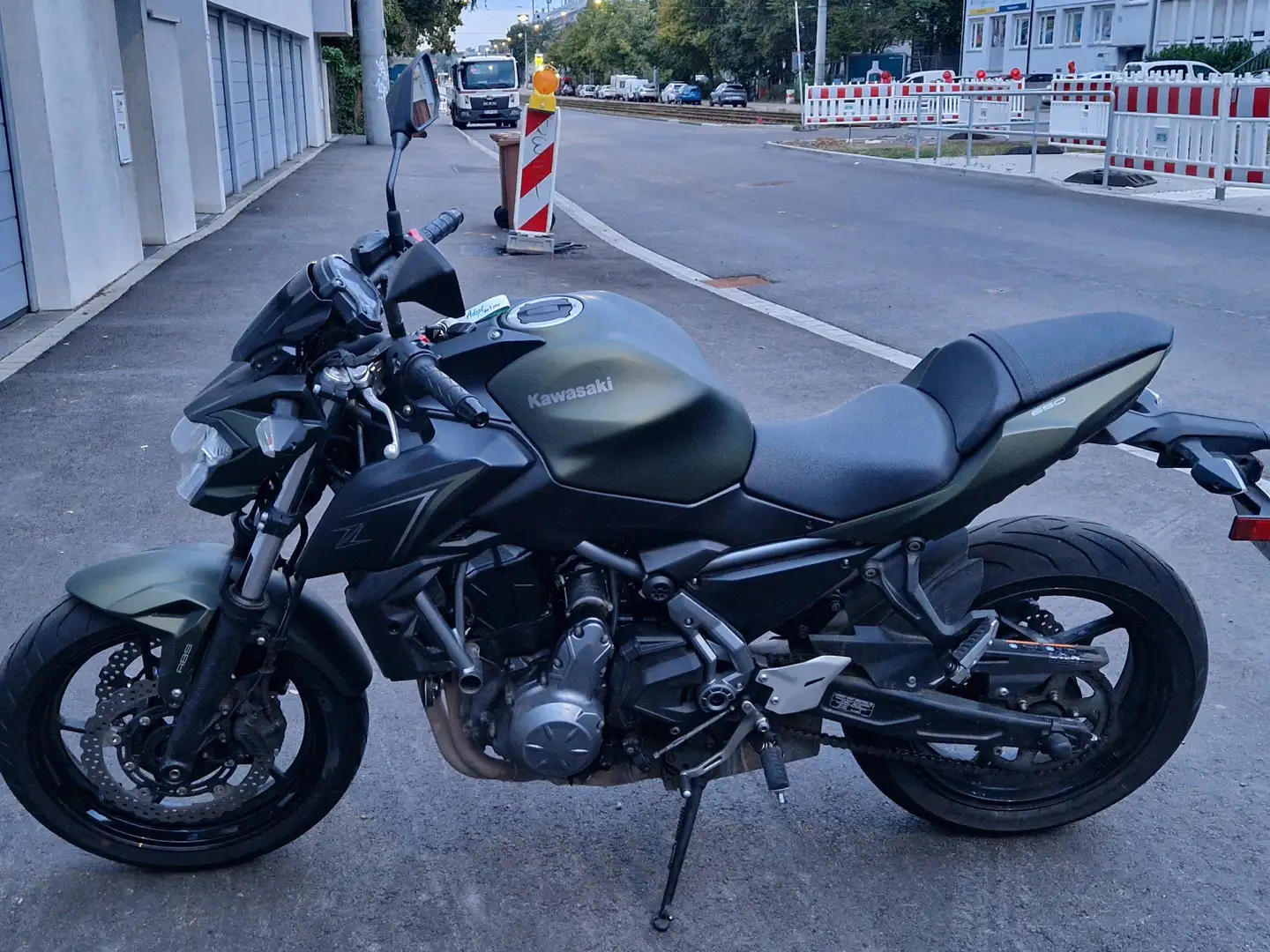 Kawasaki Z 650 Verde - 2