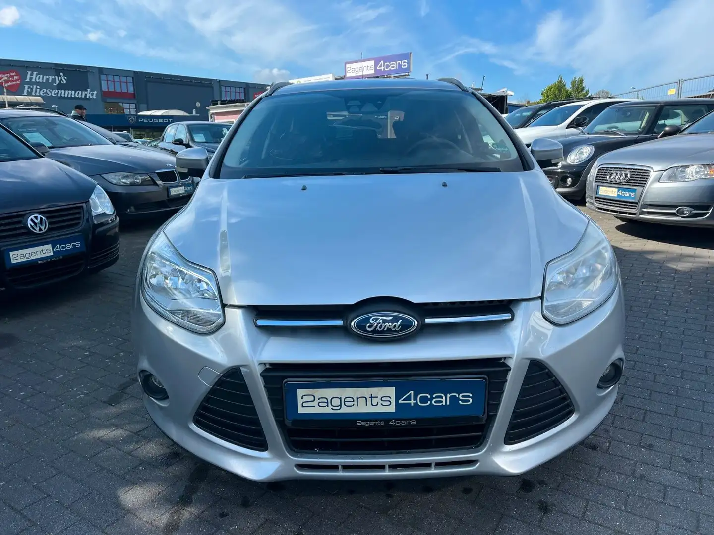 Ford Focus 1.6 Turnier°Garantie°HU neu°Klima°AHK°PDC° Silber - 2