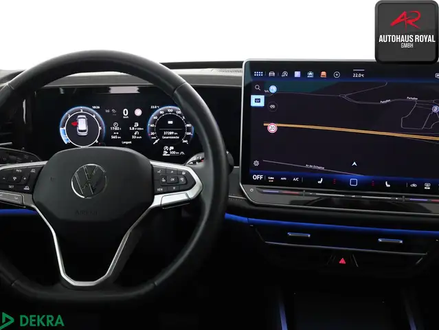 Volkswagen Passat view 10