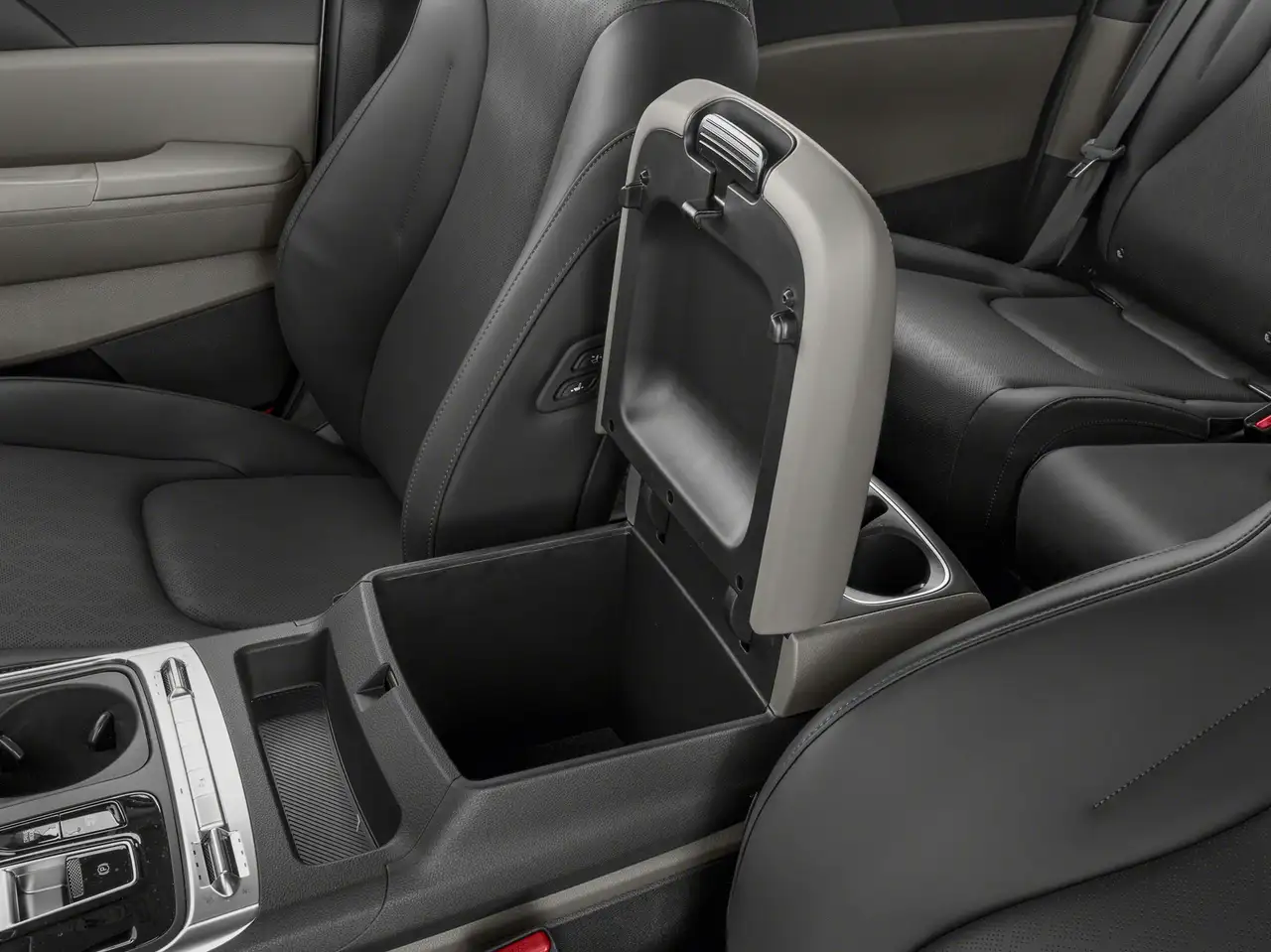 Kia Carnival снимка Kia Carnival