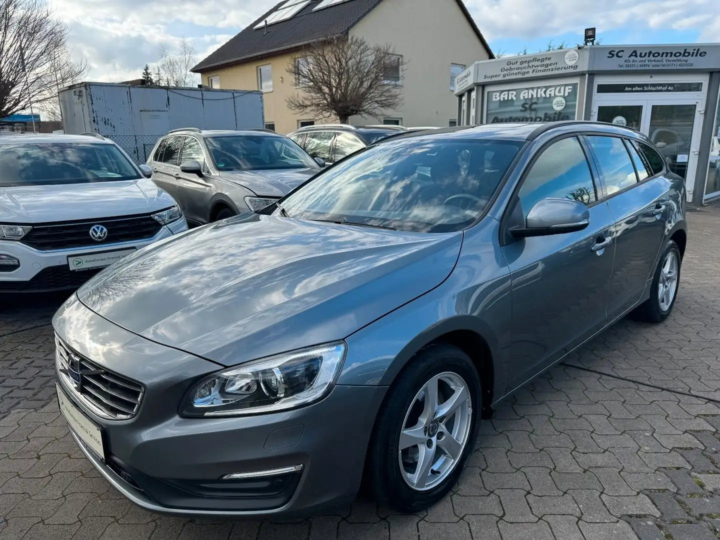Volvo V60 D4 Geartronic Linje Business Grau - 1