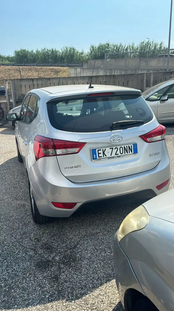 Hyundai iX20 1.4 CRDI 77 CV Comfort Grigio - 2