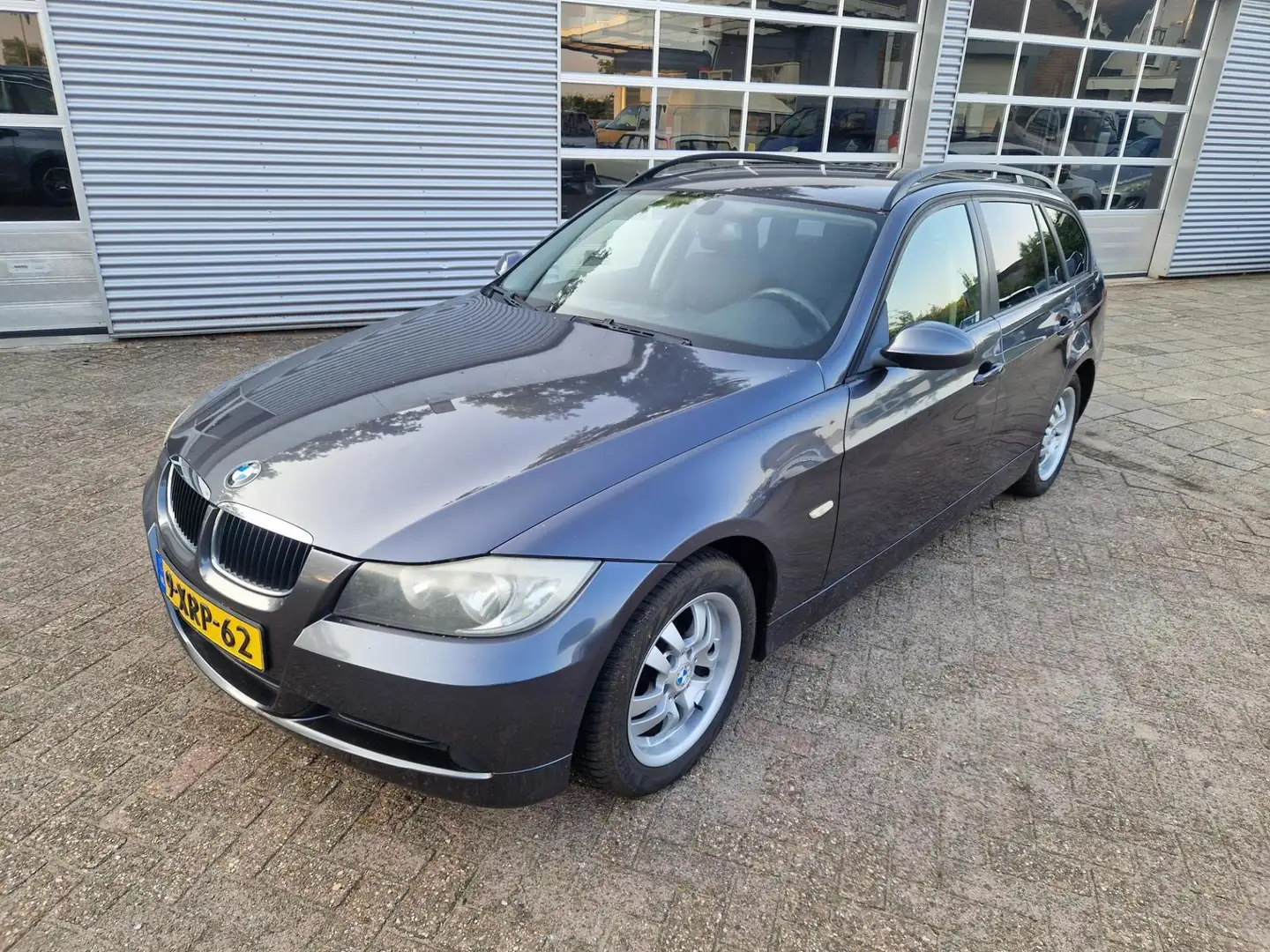 BMW 318 3-serie Touring 318i ( EXPORTPRICE / MOTORPROBLEM) Grijs - 2
