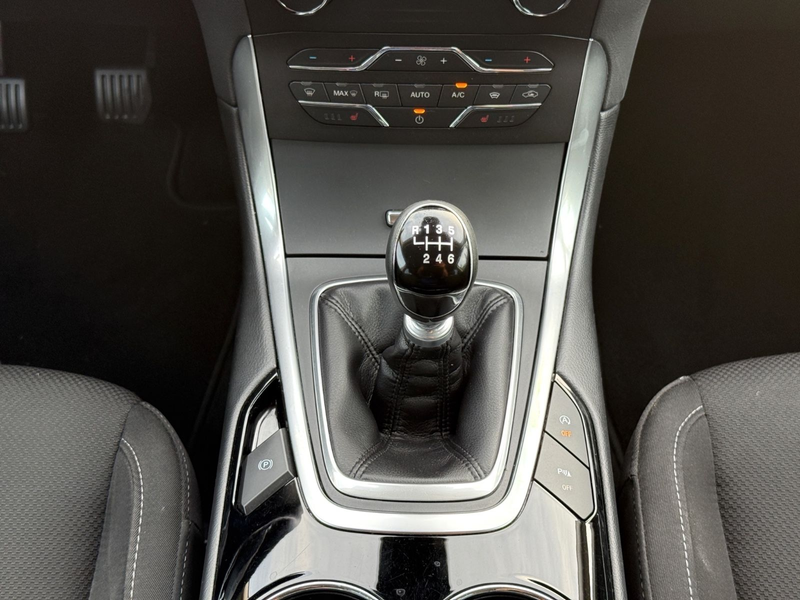 Ford S-Max Titanium 7-Sitze NAVI LED PDC RFK Keyless — photo 18
