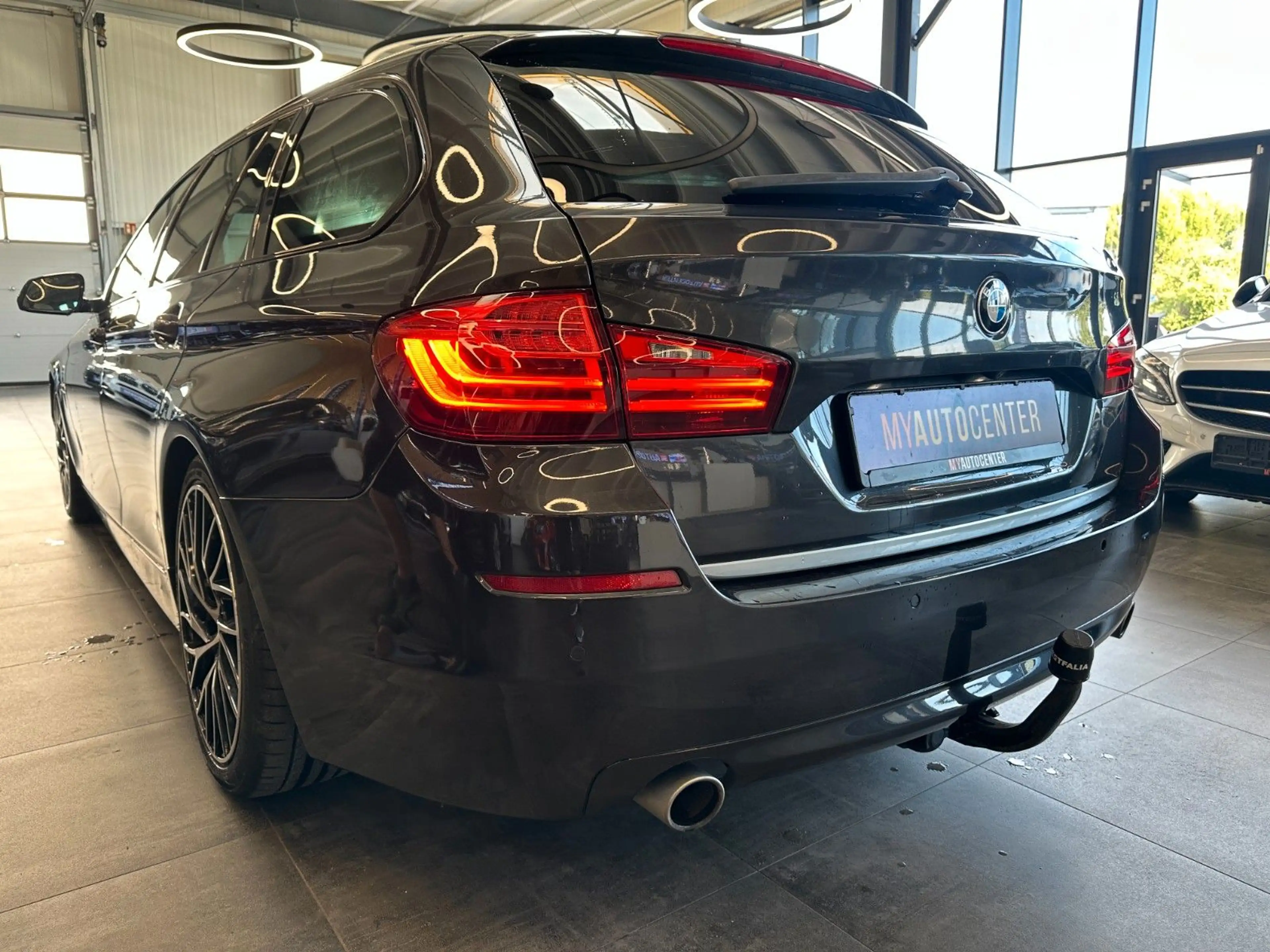 BMW 535 *KEYLES*HEAD-UP*PANO*MEMORY*B&O*AHK*4-ZONEN* — photo 5
