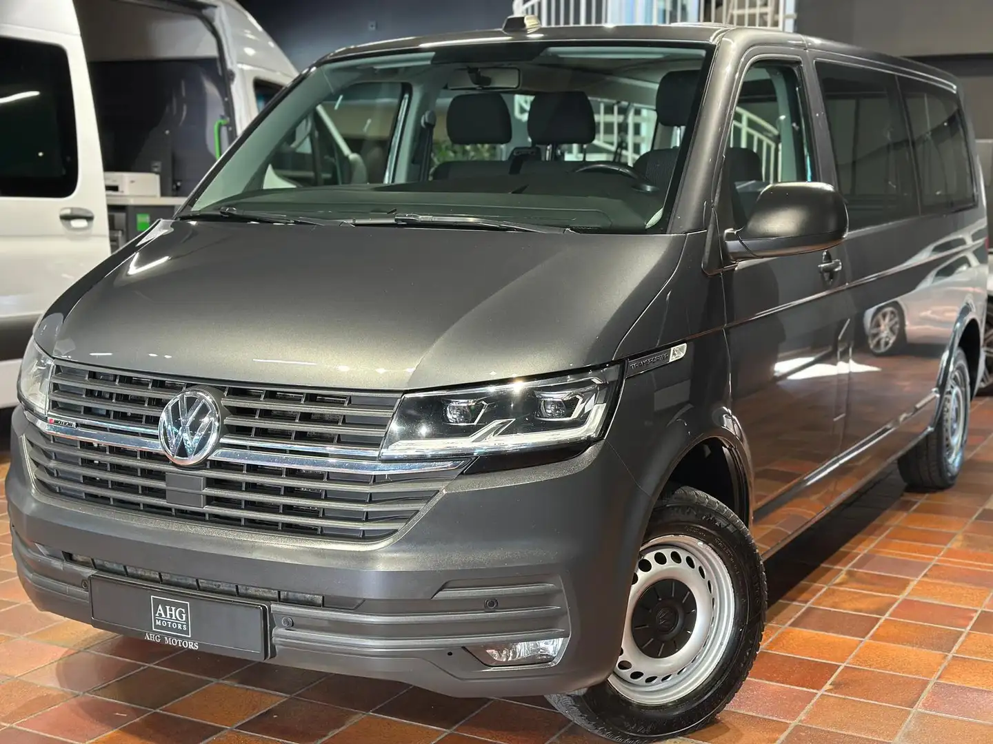 Volkswagen T6.1 Caravelle T6.1 4MOTION LANG 9-SITZER LED ACC 2X KLIMA NAVI Grau - 1