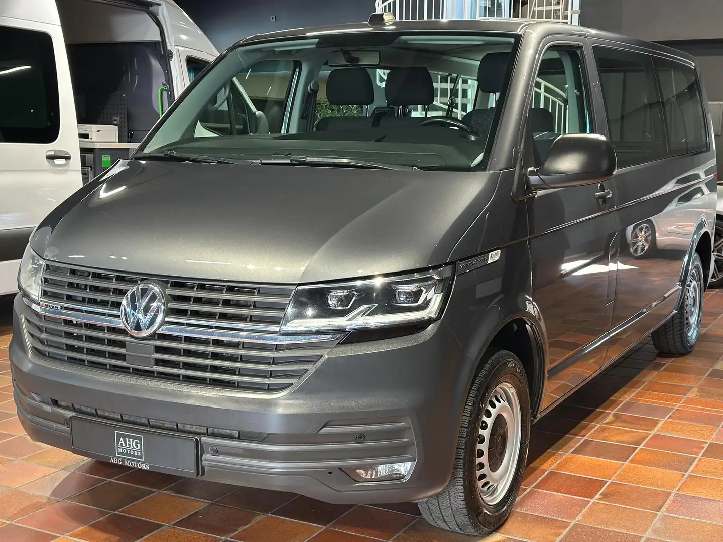 Volkswagen T6.1 Caravelle T6.1 4MOTION LANG 9-SITZER LED ACC 2X KLIMA NAVI Grau - 2